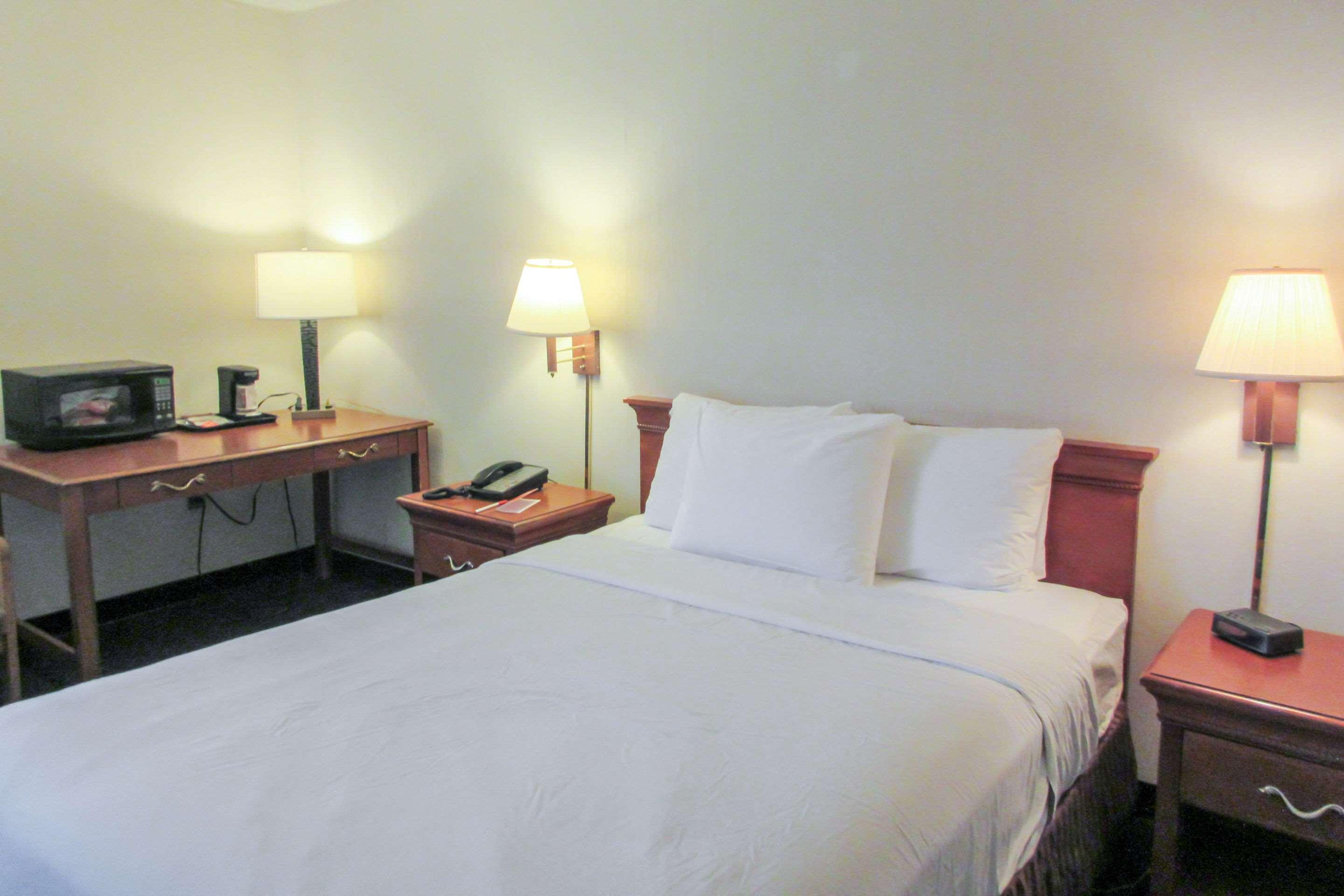 Days Inn By Wyndham Erie Kearsarge Ngoại thất bức ảnh