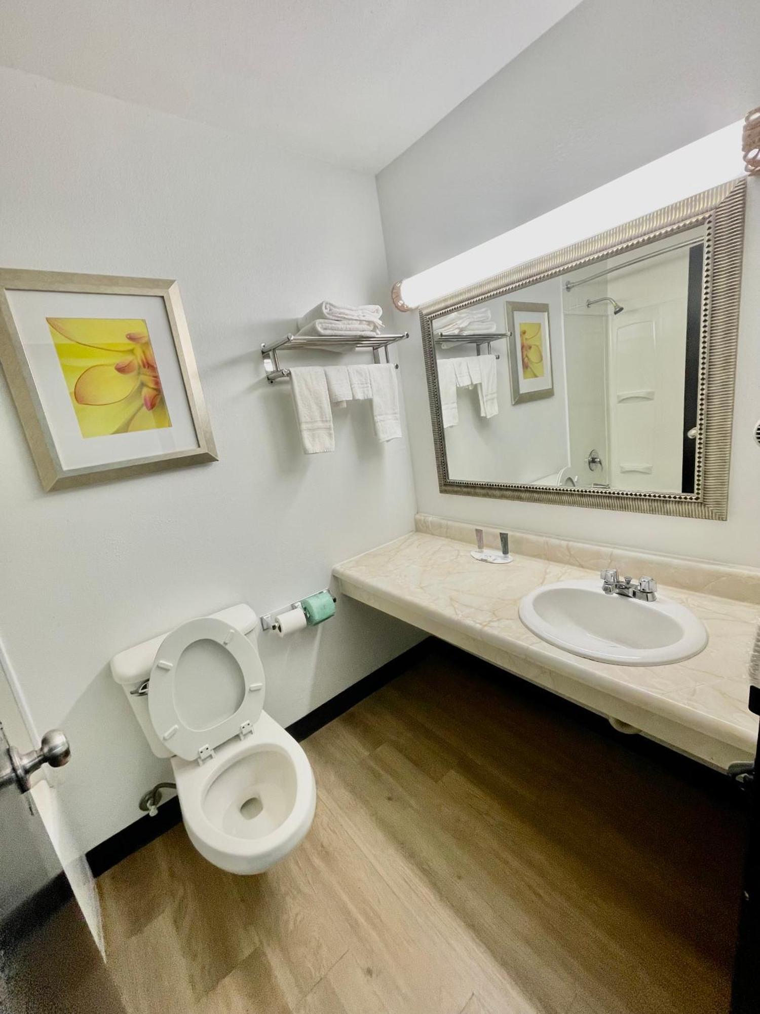 Days Inn By Wyndham Erie Kearsarge Ngoại thất bức ảnh